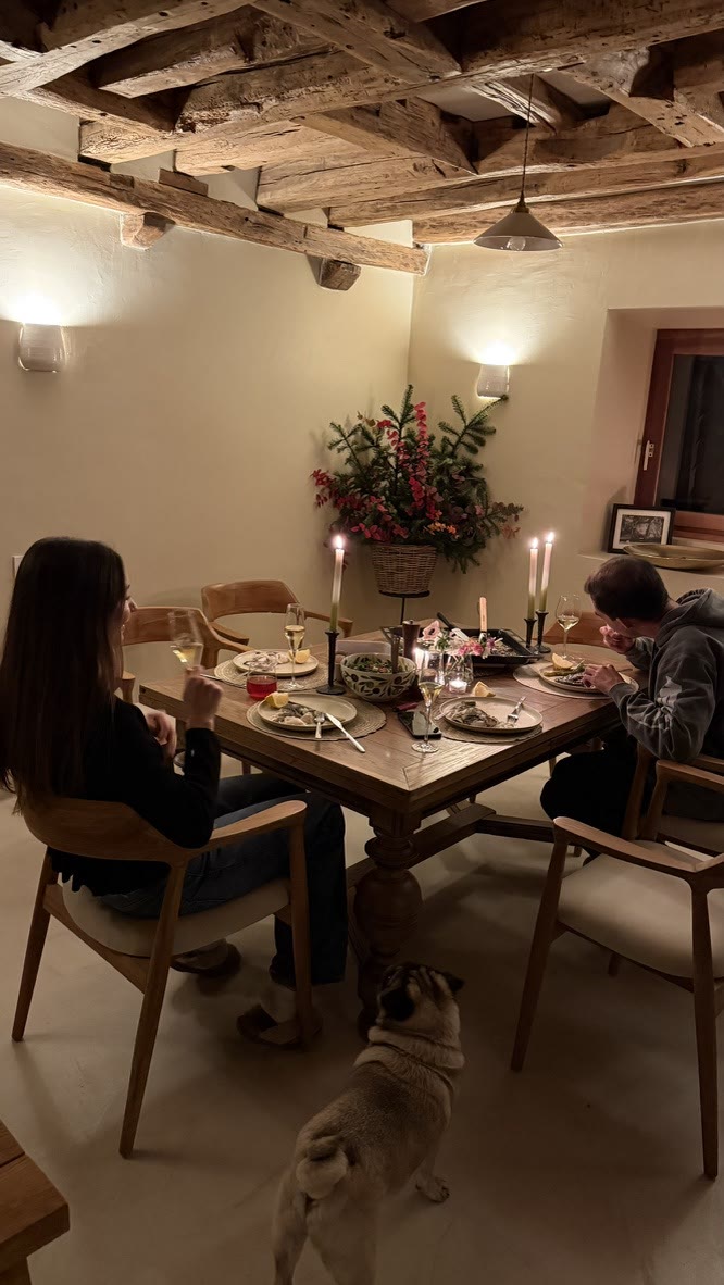 Candlelit dinner for a small group